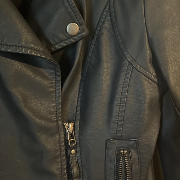 Max Studio faux leather moto jacket - Picture 2 of 7